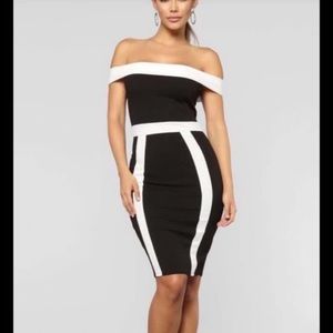 💕 • Fashionnova Off Shoulder Dress - SIZE XL